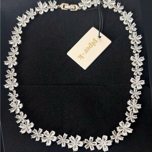 NWT ⚜️💎⚜️ Viral Piper K Cubic Zirconia Silver Floral Necklace